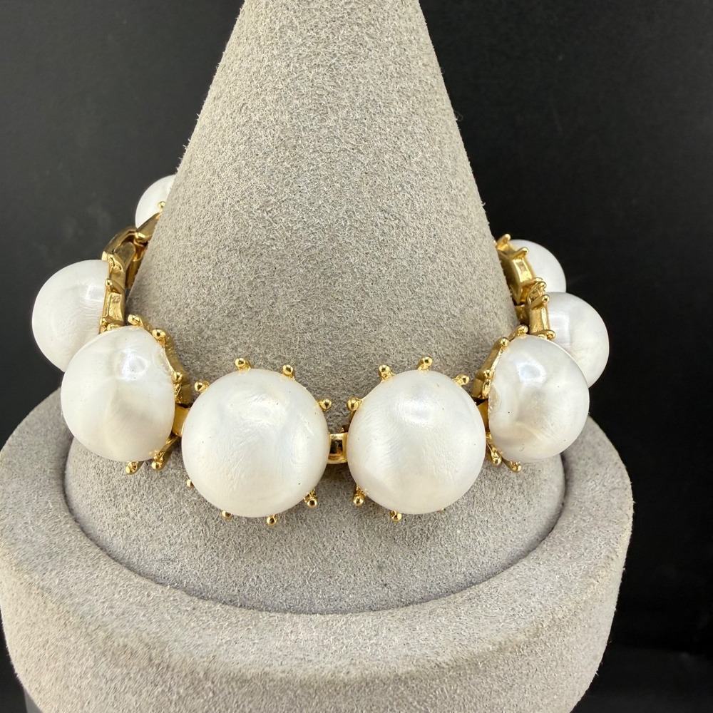 Vintage Trifari Bracelet Faux Pearl Gold Tone Signed 7”